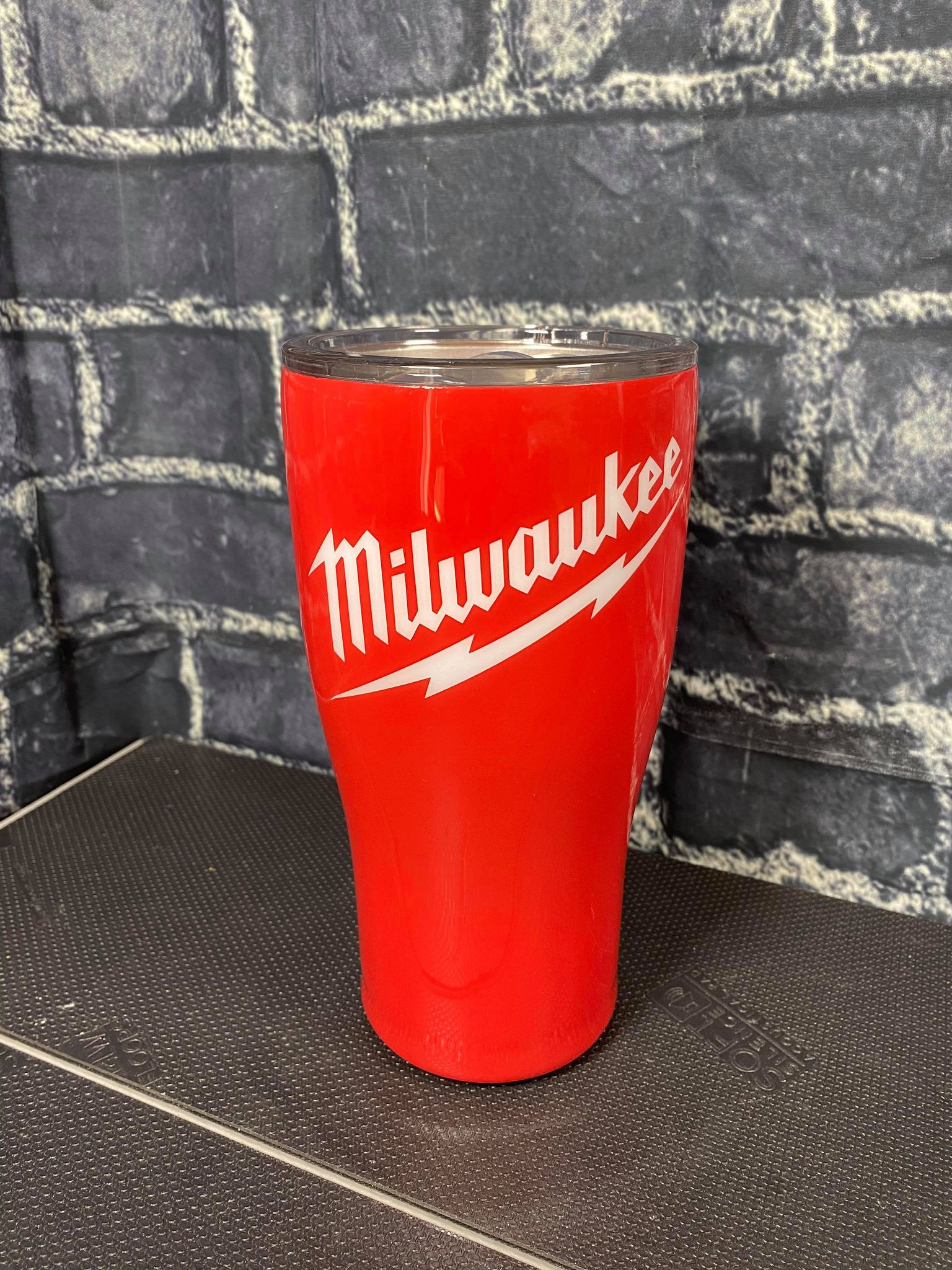 Milwaukee Bucks 16oz Bubble Iridescent Curved Tumbler